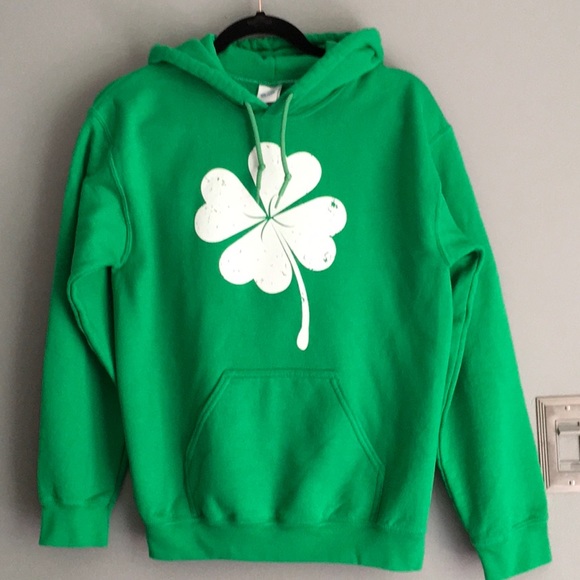 NWOT. 4 Leaf Clover Hoodie  Sz S - Picture 1 of 4